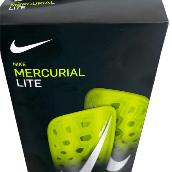 . Nike mercurial lite green shin guards size medium - Picture 3 of 5